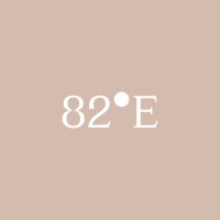 82°E