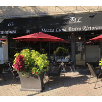Mezza Luna Bistro