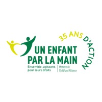 Un Enfant Par La Main